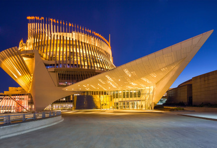 Press kit | 952-07 - Press release | Provencher_Roy - Architectural Firm Award of 2015, awarded by The Royal Architectural Instituteof Canada - Provencher_Roy - Institutional Architecture - Casino de Montréal - Consortium : Menkès Shooner Dagenais LeTourneux / Provencher_Roy Architectes - Photo credit: Stéphane Groleau