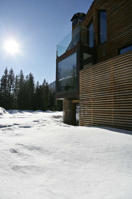 Press kit | 1682-01 - Press release | Chalet Piolet - Chevallier Architectes - Residential Architecture - Piolet - Photo credit:  &nbsp;Alexandre Mermillod onixstudio.com  