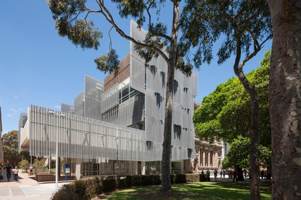 Press kit | 809-15 - Press release | ﻿Azure announces the finalists of the fifth annual AZ Awards - Azure Magazine - Competition - Commercial  ⁄ Institutional Architecture Over 1,000&nbsp;Square Metres: John Wardle Architects and NADAAA in collaboration: Melbourne School of Design, Melbourne, Australia<br> - Photo credit:  AZ Awards 2015