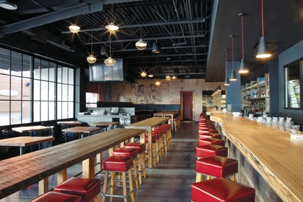 Dossier de presse | 673-05 - Communiqué de presse | Et les lauréats de la 7e édition des Grands Prix du Design sont… - Agence PID - Concours - CATÉGORIE RESTAURANT, BAR, CAFÉPRIX BAR, LOUNGE ET NIGHTCLUBHUMÀ design + architectureMile Public House - Crédit photo : Pascale Robert
