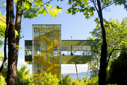 Press kit | 809-15 - Press release | ﻿Azure announces the finalists of the fifth annual AZ Awards - Azure Magazine - Competition - Residential Architecture – Single Family: GLUCK+: Tower House, Upstate New York, USA<br> - Photo credit:  AZ Awards 2015