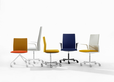 Press kit | 809-15 - Press release | ﻿Azure announces the finalists of the fifth annual AZ Awards - Azure Magazine - Competition - Furniture Design: Arper: Kinesit, by Lievore Altherr Molina<br> - Photo credit:  AZ Awards 2015