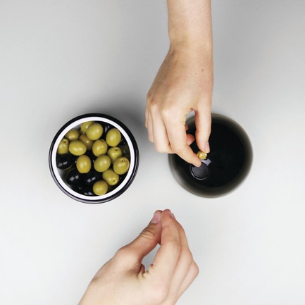 Press kit | 809-15 - Press release | ﻿Azure announces the finalists of the fifth annual AZ Awards - Azure Magazine - Competition - Interior Products: MPFXDesign: Oli the Olive Bowl, by Miguel Pinto Félix<br> - Photo credit:  AZ Awards 2015