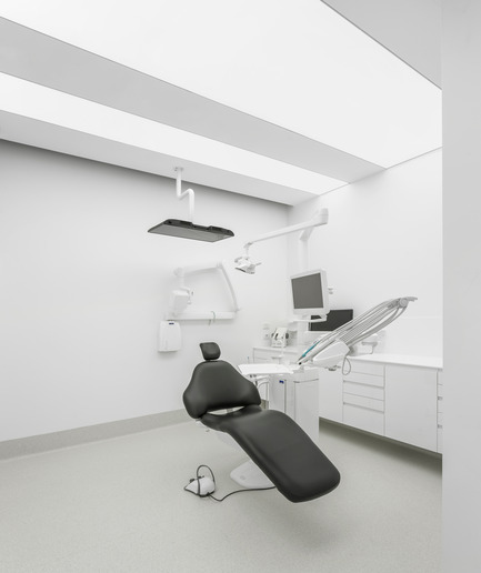 Dossier de presse | 967-02 - Communiqué de presse | Care Implant Dentistry - Pedra Silva Arquitectos - Architecture commerciale - Crédit photo :  Fernando Guerra &nbsp;http://ultimasreportagens.com/  