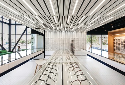 Dossier de presse | 673-05 - Communiqué de presse | Et les lauréats de la 7e édition des Grands Prix du Design sont… - Agence PID - Concours - CATÉGORIE ÉTABLISSEMENT PUBLIC, INSTITUTIONNEL ET DE SANTÉPRIX PETIT BUREAU PROFESSIONNELLa SHED architectureL'Aire Visuelle, optométristes-opticiens - Crédit photo : Maxime Brouillet