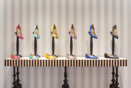 Press kit | 1555-01 - Press release | High Style in Shoe Heaven - Nick Leith-Smith Architecture + Design - Commercial Interior Design - Integration of craft and decoration into design - Photo credit: Quitin Lake
