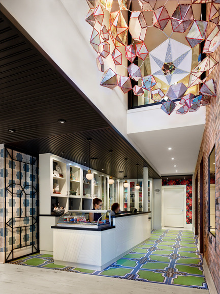 Dossier de presse | 611-19 - Communiqué de presse | "Mémoire et innovation", une Master Classe avec John Tong, designer - Index-Design - Évènement + Exposition - Drake Devonshire Inn - Réception - Crédit photo : ©+TongTong