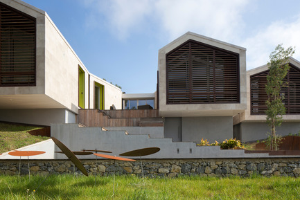 Dossier de presse | 921-03 - Communiqué de presse | Réalisation d’une maison individuelle - Elodie Nourrigat et Jacques Brion architectes - Immobilier - Crédit photo : Paul KOZLOWSKI 