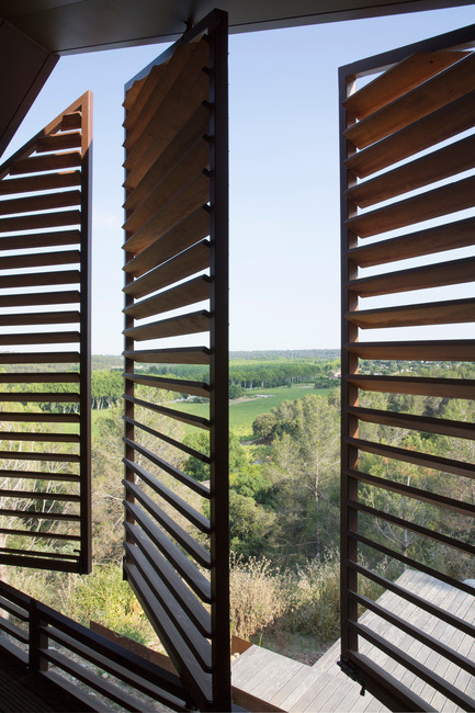 Dossier de presse | 921-03 - Communiqué de presse | Réalisation d’une maison individuelle - Elodie Nourrigat et Jacques Brion architectes - Immobilier - Crédit photo : Paul KOZLOWSKI 