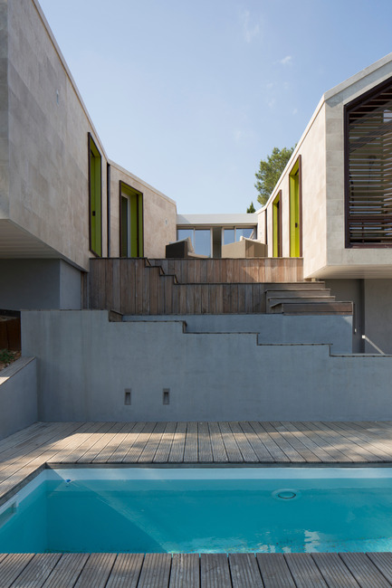 Dossier de presse | 921-03 - Communiqué de presse | Réalisation d’une maison individuelle - Elodie Nourrigat et Jacques Brion architectes - Immobilier - Crédit photo : Paul KOZLOWSKI 