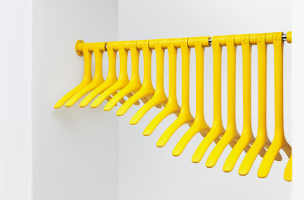 Press kit | 990-02 - Press release | KAYIWA Launches the Much-Anticipated3D Printed DINO Clothes Rack - KAYIWA - Product - DINO Wavy - Photo credit: Image courtesy of KAYIWA