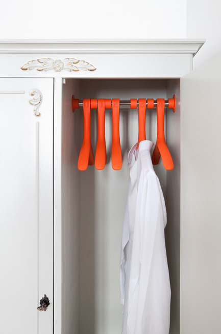 Press kit | 990-02 - Press release | KAYIWA Launches the Much-Anticipated3D Printed DINO Clothes Rack - KAYIWA - Product - DINO Straight - Photo credit: Image courtesy of KAYIWA