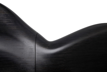 Dossier de presse | 990-01 - Communiqué de presse | JOKI Bench and DOM·I·NO Candle Holder - KAYIWA - Produit - JOKI Bench - Crédit photo : Image courtesy of KAYIWA