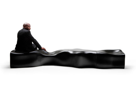 Dossier de presse | 990-01 - Communiqué de presse | JOKI Bench and DOM·I·NO Candle Holder - KAYIWA - Produit - JOKI Bench - Crédit photo : Image courtesy of KAYIWA