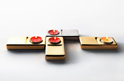Dossier de presse | 990-01 - Communiqué de presse | JOKI Bench and DOM·I·NO Candle Holder - KAYIWA - Produit - DOM·I·NO Candle Holders (gilded) - Crédit photo : Image courtesy of KAYIWA