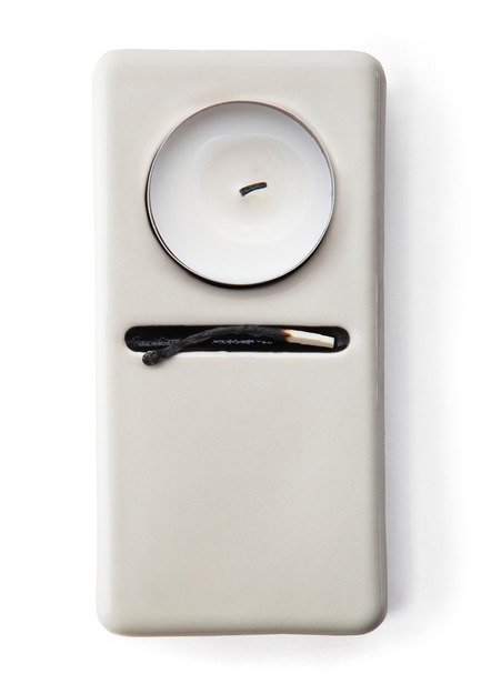 Dossier de presse | 990-01 - Communiqué de presse | JOKI Bench and DOM·I·NO Candle Holder - KAYIWA - Produit -  DOM·I·NO Candle Holder (glazed)  - Crédit photo : Image courtesy of KAYIWA