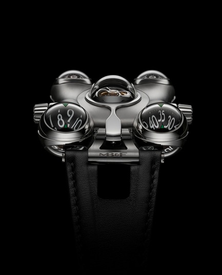 Press kit | 1777-01 - Press release | HM6 'Space Pirate' wins the Red Dot: "Best of the Best" prize - MB&F - Product - HM6 Front<br> - Photo credit: Maarten van der Ende<br>