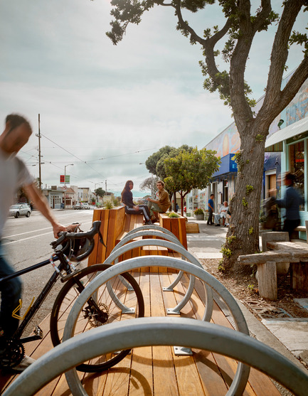 Dossier de presse | 1562-01 - Communiqué de presse | Sunset Parklet receives Special Recognition in Urban Design Award - INTERSTICE Architects - Design urbain - Crédit photo :  Interstice 