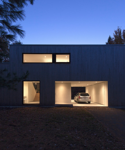 Dossier de presse | 1113-04 - Communiqué de presse | Maison Terrebonne - la SHED architecture - Architecture résidentielle - Façade - Crédit photo : Maxime Brouillet