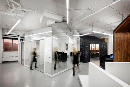 Dossier de presse | 760-07 - Communiqué de presse | Un espace d’inspiration rassembleur - Jean de Lessard, Designers Créatifs - Design d’intérieur commercial - Crédit photo : Adrien Williams