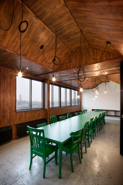 Dossier de presse | 760-07 - Communiqué de presse | Un espace d’inspiration rassembleur - Jean de Lessard, Designers Créatifs - Design d’intérieur commercial - Crédit photo : Adrien Williams