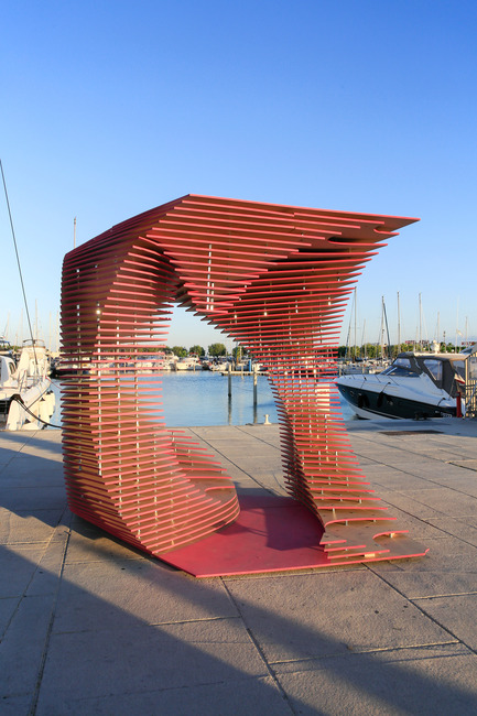 Dossier de presse | 982-25 - Communiqué de presse | Les lauréats du FAV 2015 - Association Champ Libre - Festival des Architectures Vives (FAV) - Évènement + Exposition - THE PORTHOLE&nbsp;<br>TOMA - Antonio Nardozzi &amp; Maria Dolores del Sol Ontalba - Crédit photo : © photoarchitecture.com/FAV Paul Kozlowski