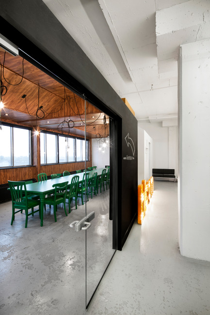 Dossier de presse | 760-07 - Communiqué de presse | Un espace d’inspiration rassembleur - Jean de Lessard, Designers Créatifs - Design d’intérieur commercial - Crédit photo : Adrien Williams