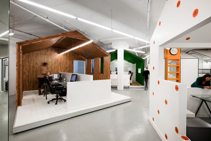 Dossier de presse | 760-07 - Communiqué de presse | Un espace d’inspiration rassembleur - Jean de Lessard, Designers Créatifs - Design d’intérieur commercial - Crédit photo : Adrien Williams