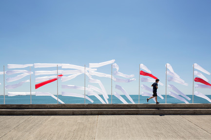 Dossier de presse | 982-26 - Communiqué de presse | Festival des Architectures Vives 2015 à Montpellier – La Grande-Motte - Association Champ Libre - Festival des Architectures Vives (FAV) - Évènement + Exposition - Archisanat (Adeline Vigneron &amp; Marie Combette)&nbsp;<br>// Promenade d’envolées - Crédit photo : Paul KOZLOWSKI ©photoarchitecture.com<br>Site&nbsp;: http://photoarchitecture.com