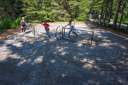 Press kit | 837-13 - Press release | Participatory Gardens for the 16th International Garden Festival - International Garden Festival / Reford Gardens - Landscape Architecture - AROUND-ABOUT (2015) <br>Talmon Biran architecture studio [Roy Talmon, Noa Biran]<br><br>Tel Aviv, Israel<br><br>www.talmonbiran.com<br><br>Sponsor: Consulate General of Israel Montréal - Photo credit: Louise Tanguay