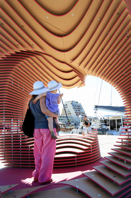 Press kit | 1819-01 - Press release | The PortHole - TOMA! - team of manufacturers architects - Event + Exhibition - Photo credit: Paul KOZLOWSKI ©photoarchitecture