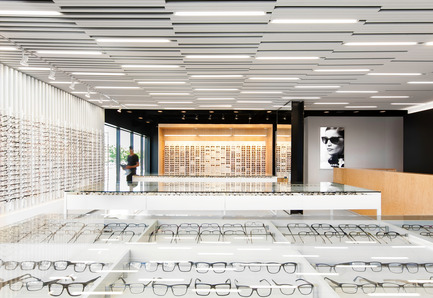 Dossier de presse | 1113-01 - Communiqué de presse | L’Aire Visuelle, optométristes - opticiens - la SHED architecture - Design d’intérieur commercial - Crédit photo : Maxime Brouillet