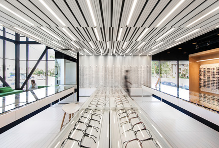 Dossier de presse | 1113-01 - Communiqué de presse | L’Aire Visuelle, optométristes - opticiens - la SHED architecture - Design d’intérieur commercial - Crédit photo : Maxime Brouillet
