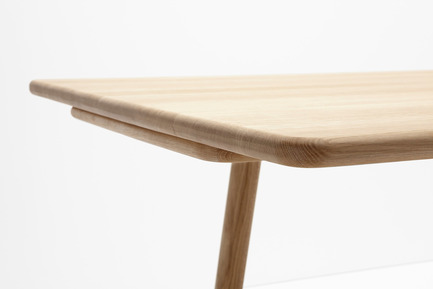 Dossier de presse | 1539-02 - Communiqué de presse | Discover H Collection 2015 - H Furniture Ltd. - Design industriel - Curved Table - Crédit photo : Peter Guenzel<br>