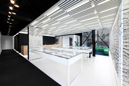 Dossier de presse | 1113-01 - Communiqué de presse | L’Aire Visuelle, optométristes - opticiens - la SHED architecture - Design d’intérieur commercial - Crédit photo : Maxime Brouillet