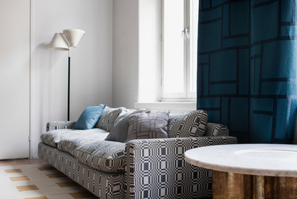 Dossier de presse | 1834-01 - Communiqué de presse | IntroducingDubai Design Week key initiatives: ‘Abwab’ and ‘Destination’ - Dubai Design Week - Évènement + Exposition - Helsinki Design Week :&nbsp; Sofa and Curtain by JohannaGullichsen - Crédit photo : JohannaGullichsen