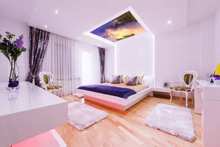 Press kit | 1846-01 - Press release | A light like a sky - SIMAR DESIGN - Lighting Design - 120x120 cm integrated LED light panel in a hotel - Photo credit: SIMAR DESIGN