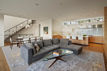 Dossier de presse | 1733-02 - Communiqué de presse | Noe Residence - Studio VARA - Architecture résidentielle -  The open plan allows the "public" living areas to blend into one another. - Crédit photo : Bruce Damonte