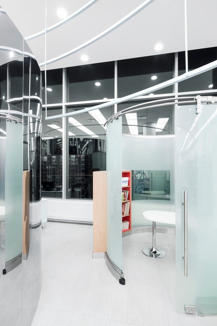 Dossier de presse | 760-11 - Communiqué de presse | Approche énergétique et formelle de la circularité: du principe à la création d’un espace recentré sur l’humain - Jean de Lessard, Designers Créatifs - Design d’intérieur commercial - Crédit photo : Adrien Williams