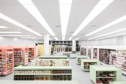 Dossier de presse | 760-11 - Communiqué de presse | Approche énergétique et formelle de la circularité: du principe à la création d’un espace recentré sur l’humain - Jean de Lessard, Designers Créatifs - Design d’intérieur commercial - Crédit photo : Adrien Williams