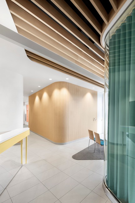 Dossier de presse | 760-11 - Communiqué de presse | Approche énergétique et formelle de la circularité: du principe à la création d’un espace recentré sur l’humain - Jean de Lessard, Designers Créatifs - Design d’intérieur commercial - Crédit photo : Adrien Williams