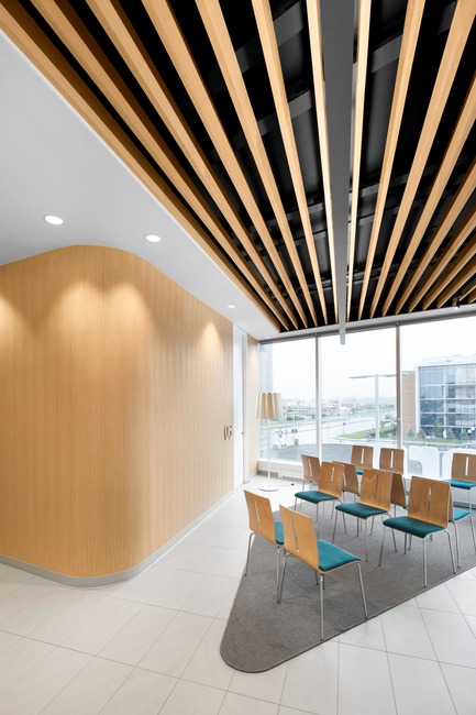 Dossier de presse | 760-11 - Communiqué de presse | Approche énergétique et formelle de la circularité: du principe à la création d’un espace recentré sur l’humain - Jean de Lessard, Designers Créatifs - Design d’intérieur commercial - Crédit photo : Adrien Williams