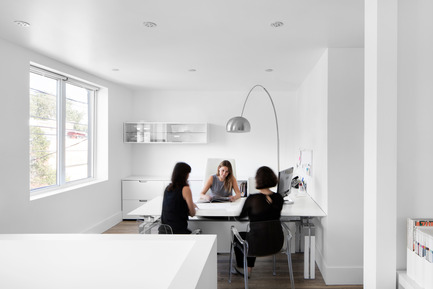 Dossier de presse | 1215-01 - Communiqué de presse | Purity of concrete - ISSASTUDIO - Design d’intérieur commercial -  Creation point - Crédit photo :  Adrien Wiliams 