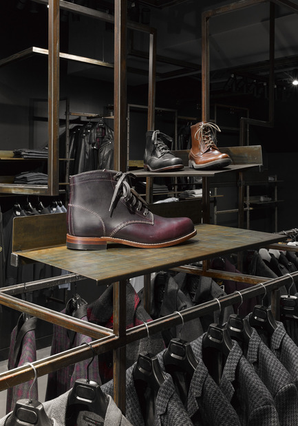 Press kit | 1858-02 - Press release | Quadrangle Architects win ARIDO Award for the bespoke retail display system at Due West on Toronto’s Queen Street West - Quadrangle Architects Ltd - Commercial Interior Design - Due West, Queen Street West - Photo credit:         Ben Rahn/A. Frame Inc.