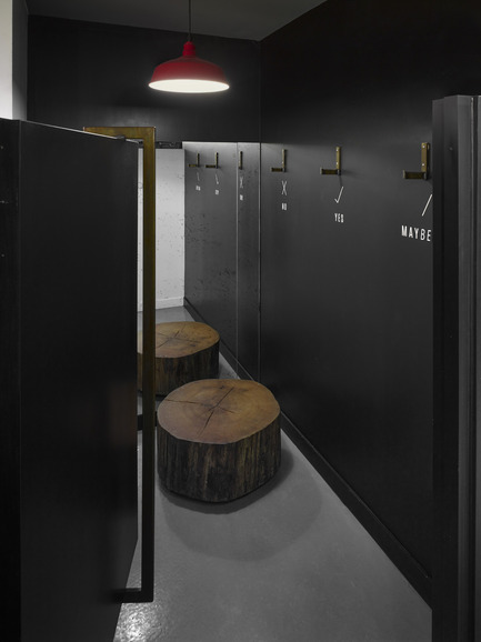 Press kit | 1858-02 - Press release | Quadrangle Architects win ARIDO Award for the bespoke retail display system at Due West on Toronto’s Queen Street West - Quadrangle Architects Ltd - Commercial Interior Design - Due West, Queen Street West - Photo credit:         Ben Rahn/A. Frame Inc.