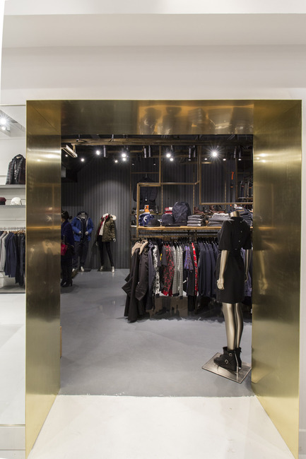 Press kit | 1858-02 - Press release | Quadrangle Architects win ARIDO Award for the bespoke retail display system at Due West on Toronto’s Queen Street West - Quadrangle Architects Ltd - Commercial Interior Design - Due West, Queen Street West - Photo credit:         Ben Rahn/A. Frame Inc.