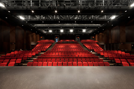 Dossier de presse | 567-08 - Communiqué de presse | Salle de spectacles multifonctionnelle de Mont-Laurier - Les architectes FABG - Architecture institutionnelle - Crédit photo : Steve Montpetit
