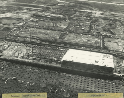 Press kit | 748-25 - Press release | The work of architectural firm Papineau Gérin-Lajoie LeBlanc at the UQAM Centre de Design - Centre de design de l'UQAM - Event + Exhibition - Mirabel International Airport - Terminal – Viewed from East, September 1973 - Photo credit: &nbsp;Travaux Publics et Services Gouvernementaux Canada