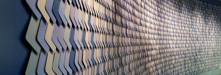 Dossier de presse | 1856-01 - Communiqué de presse | J.Cho Design wins ARIDO Award for Abet Laminati office - J.Cho Design - Design d’intérieur commercial -  Angled laminate chips feature wall behind Reception Area - Crédit photo : Az Works Productions