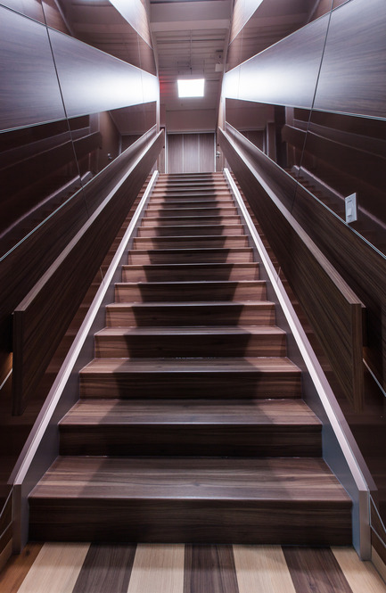 Dossier de presse | 1856-01 - Communiqué de presse | J.Cho Design wins ARIDO Award for Abet Laminati office - J.Cho Design - Design d’intérieur commercial - Staircase - Crédit photo : Az Works Productions